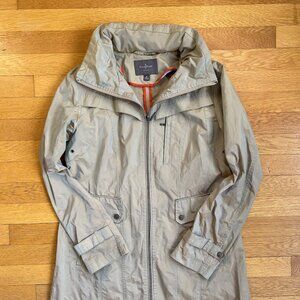 Cole Haan Rain Jacket – Lightweight & Weather-Ready